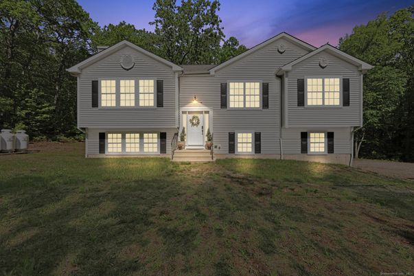 Backyard, Exterior, Facade, Raised Ranch