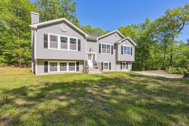 Backyard, Exterior, Facade, Raised Ranch