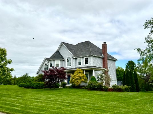 Backyard, Exterior, Facade, Queen Anne Victorian