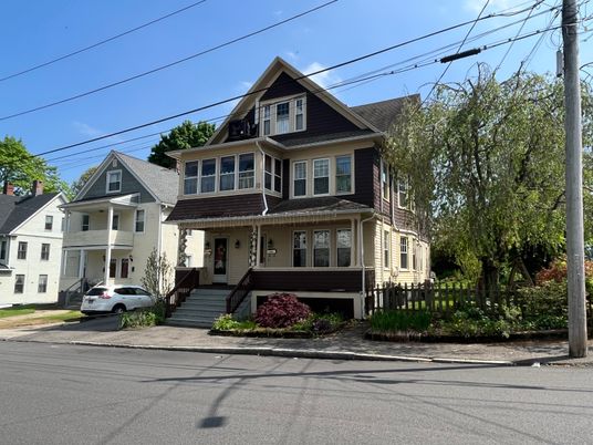 Exterior, Facade, Queen Anne Victorian