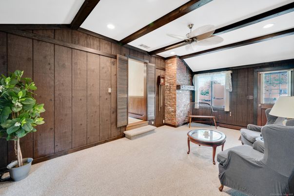 Empty room, Interior, Recessed Lighting, Wooden Walls