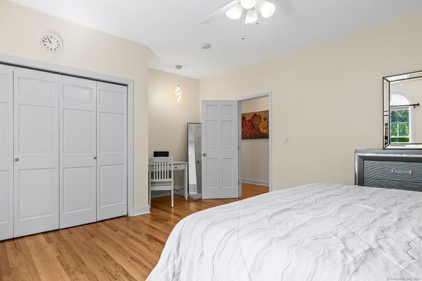 Bedroom, Interior, Pendant Lights, Wood Texture Flooring