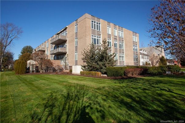 Backyard, Exterior, Facade, Condo Building