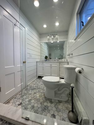 Bathroom, Dual Sink Vanities, Interior, Recessed Lighting