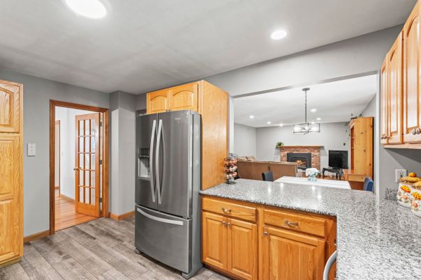 Fireplace, Interior, Kitchen, Pendant Lights, Recessed Lighting, Wood Texture Flooring