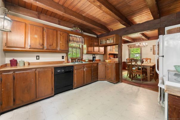 Chandelier, Dining room, Interior, Kitchen, Wooden Beams, Wooden Ceilings