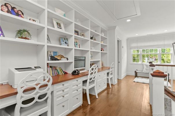 Home Office, Interior, Recessed Lighting, Wood Texture Flooring