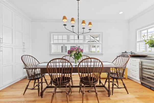 Chandelier, Dining room, Interior, Recessed Lighting, Wood Texture Flooring