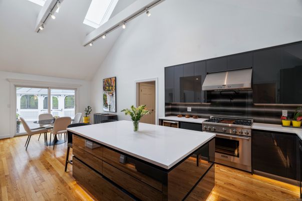 Dining room, Interior, Kitchen, Stainless Steel Appliances, Wood Texture Flooring