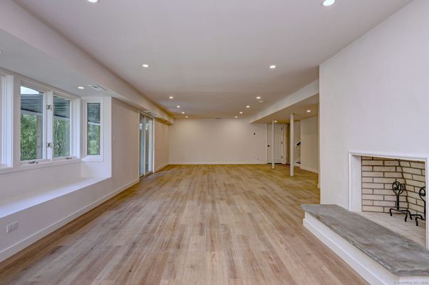 Empty room, Interior, Recessed Lighting, Wood Texture Flooring