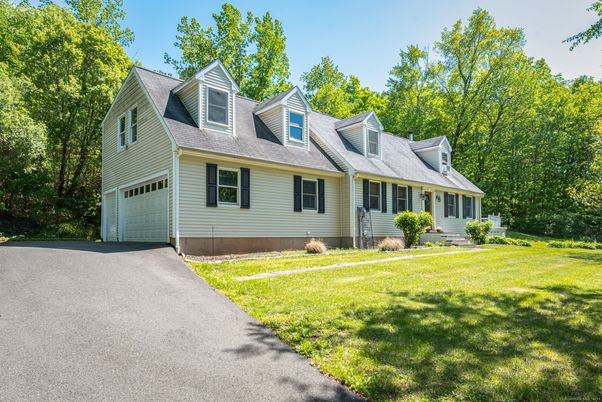 Attached, Exterior, Facade, Cape Cod