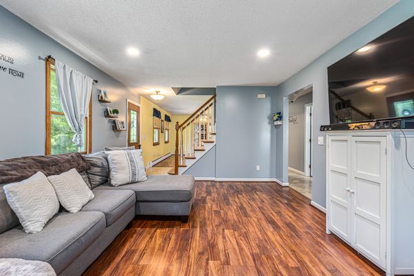 Interior, Living room, Recessed Lighting, Wood Texture Flooring
