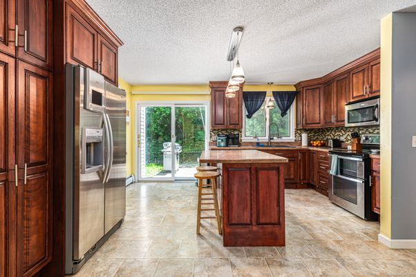 Interior, Kitchen, Pendant Lights, Stainless Steel Appliances
