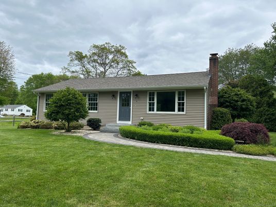 Backyard, Exterior, Facade, Ranch