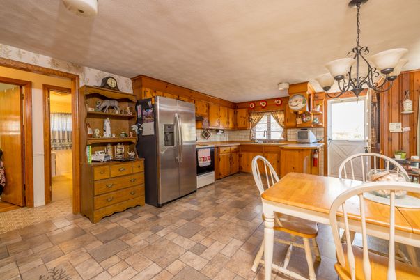 Chandelier, Dining room, Interior, Kitchen