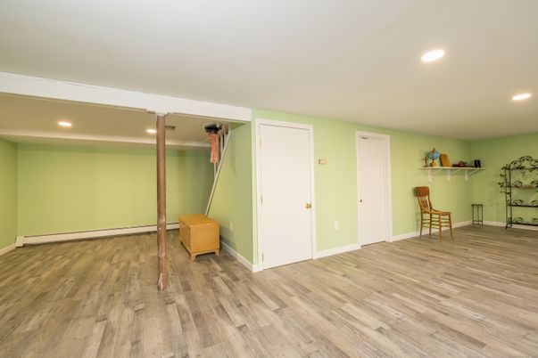 Empty room, Interior, Recessed Lighting, Wood Texture Flooring