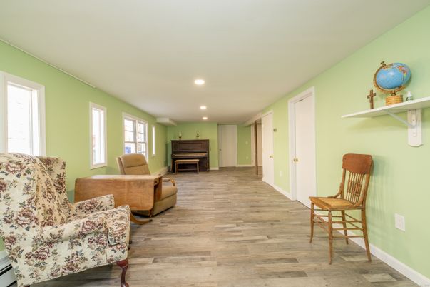 Interior, Piano, Recessed Lighting, Wood Texture Flooring