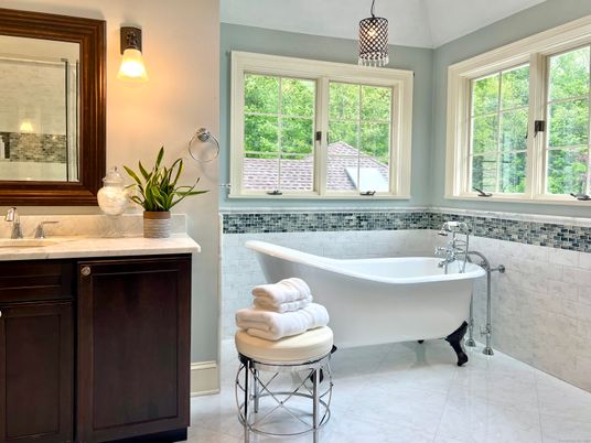 Bathroom, Free Standing Baths, Interior, Pendant Lights