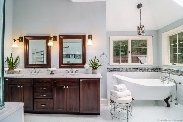 Bathroom, Dual Sink Vanities, Free Standing Baths, Interior, Pendant Lights