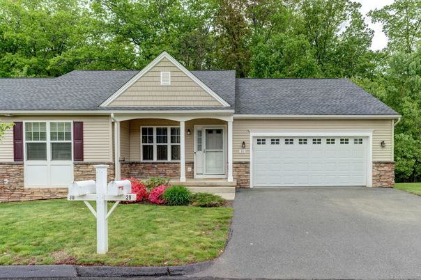 Attached, Exterior, Facade, Ranch