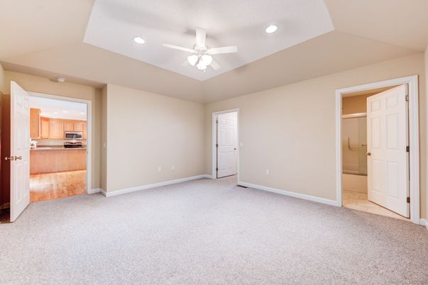 Empty room, Interior, Kitchen, Recessed Lighting