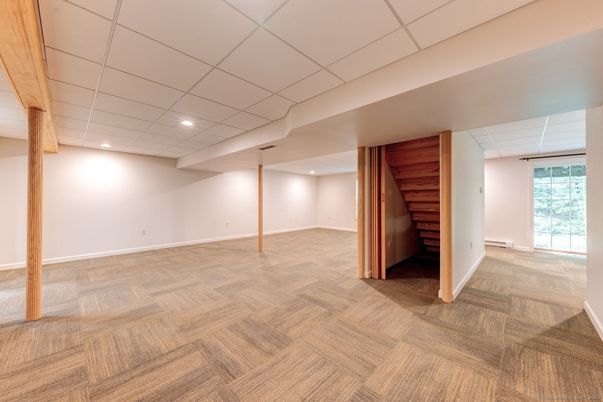 Empty room, Interior, Recessed Lighting