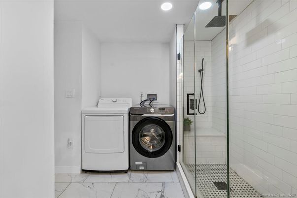 Interior, Marble, Recessed Lighting, Washer