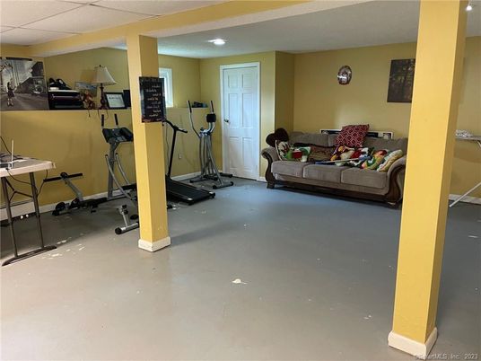 Fitness Equipment, Interior, Living room, Recessed Lighting