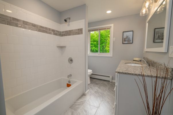 Bathroom, Interior, Recessed Lighting