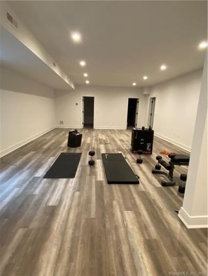 Interior, Recessed Lighting, Wood Texture Flooring