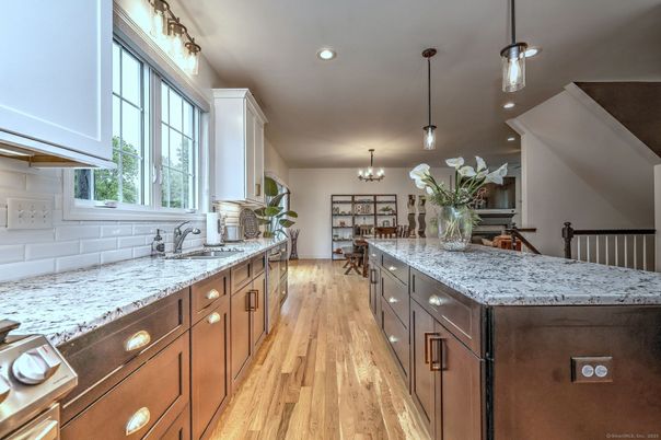 Chandelier, Dining room, Interior, Kitchen, Pendant Lights, Recessed Lighting, Wood Texture Flooring
