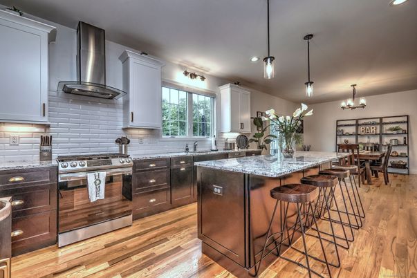 Chandelier, Dining room, Interior, Kitchen, Pendant Lights, Recessed Lighting, Stainless Steel Appliances, Wood Texture Flooring