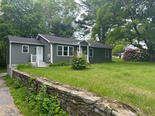 Backyard, Exterior, Facade, Cape Cod
