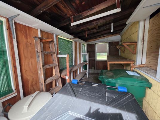 Hot Tub, Interior, Wooden Beams