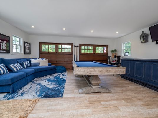 Billiard Table, Game Room, Interior, Living room, Recessed Lighting, Wood Texture Flooring