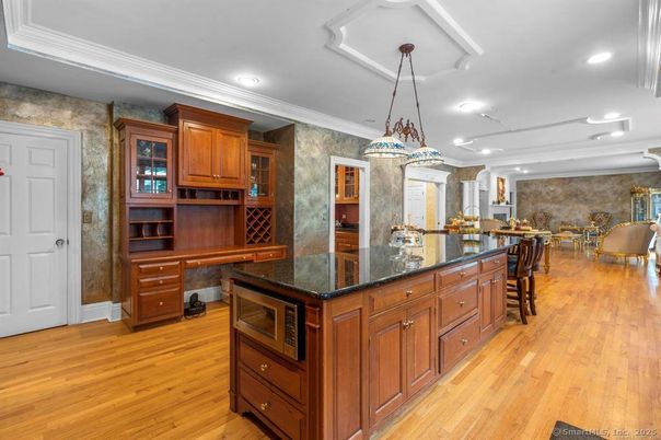 Dining room, Interior, Kitchen, Pendant Lights, Recessed Lighting, Wood Texture Flooring