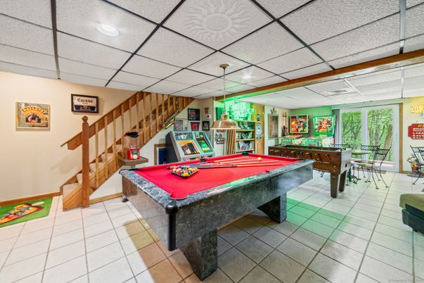 Billiard Table, Game Room, Interior