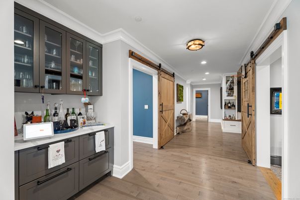 Interior, Recessed Lighting, Wood Texture Flooring