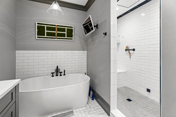 Bathroom, Free Standing Baths, Interior, Pendant Lights