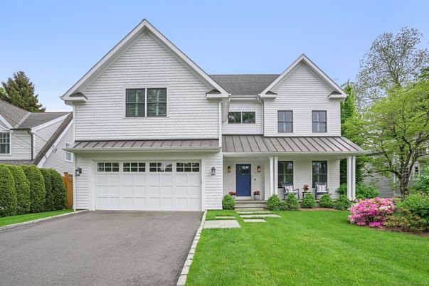 Attached, Exterior, Facade, Farmhouse