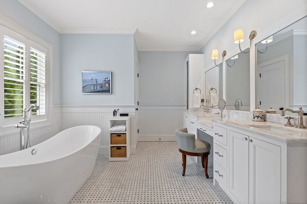 Bathroom, Dual Sink Vanities, Free Standing Baths, Interior, Recessed Lighting