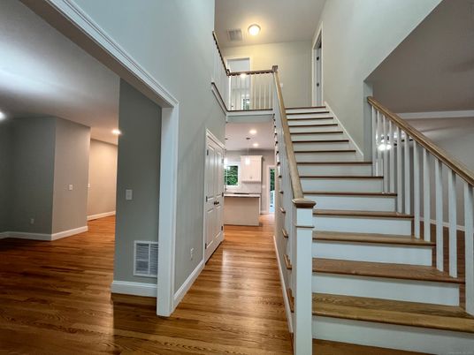 Interior, Pendant Lights, Recessed Lighting, Wood Texture Flooring