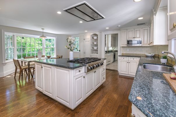 Dining room, Interior, Kitchen, Pendant Lights, Recessed Lighting, Wood Texture Flooring