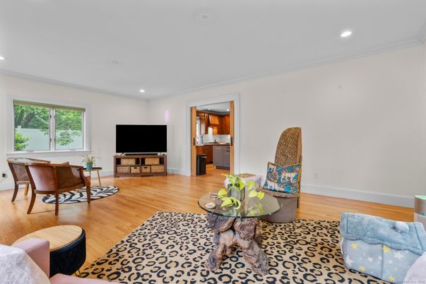 Interior, Living room, Recessed Lighting, Wood Texture Flooring
