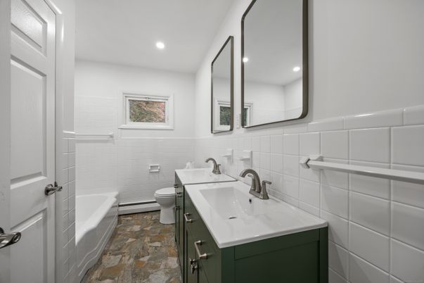 Bathroom, Interior, Recessed Lighting
