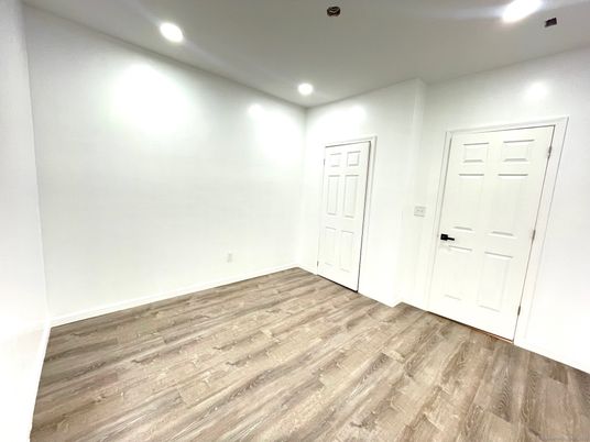Empty room, Interior, Recessed Lighting, Wood Texture Flooring