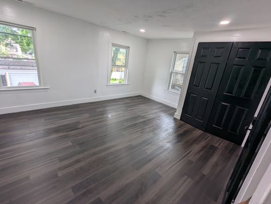 Empty room, Interior, Recessed Lighting, Wood Texture Flooring
