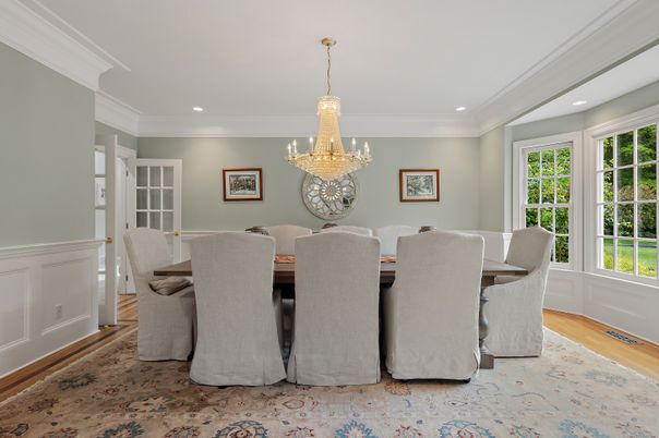 Chandelier, Dining room, Interior, Recessed Lighting, Wood Texture Flooring
