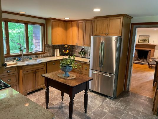 Fireplace, Interior, Kitchen, Recessed Lighting, Wood Texture Flooring