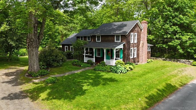 Backyard, Exterior, Facade, Brick Facade, Georgian